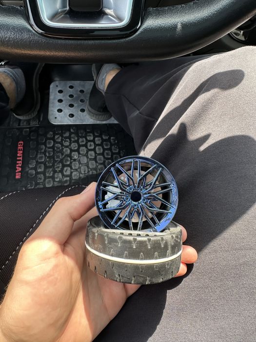 Продаются освежители воздуха в машину в виде дисков