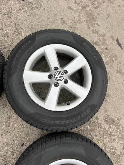 VW Tiguan  Лети джанти със зимни гуми 215/65/16  DOT19