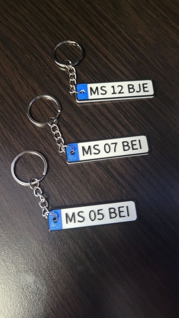 Brelocuri auto - brelocuri personalizate