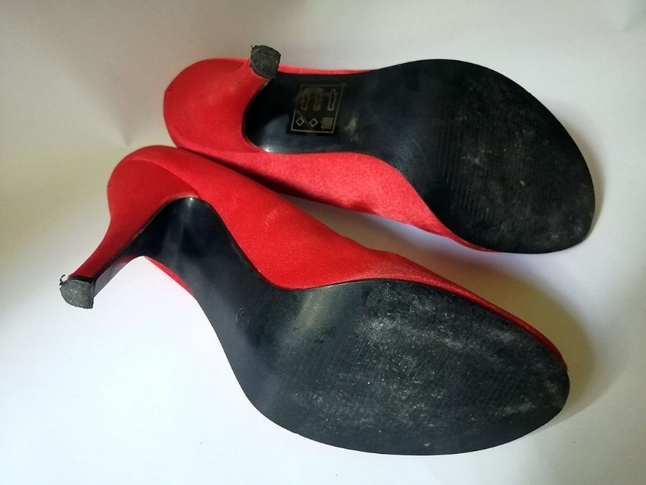 pantofi rosii satinati - marimea 39, toc 9 cm