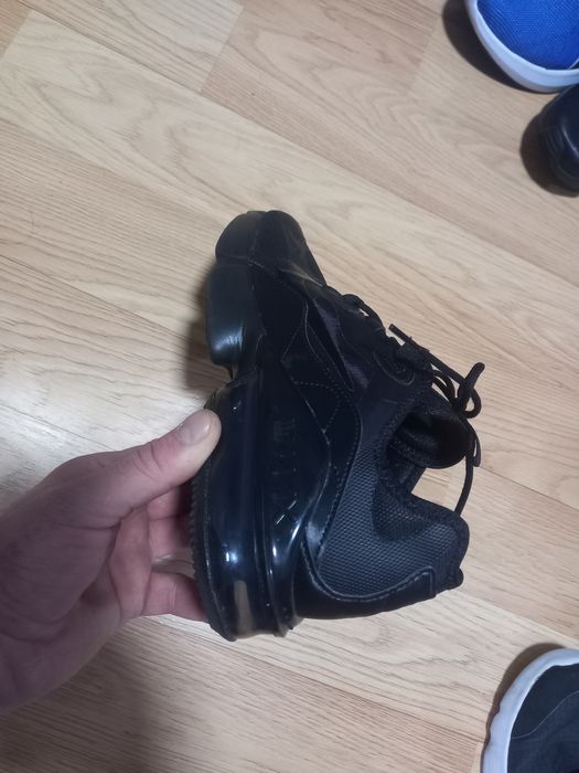 Nike originali 42.5.model nou apărut în Germania.