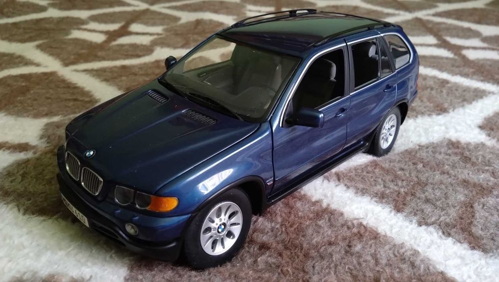 model BMW X5 E53 Kyosho 1/18