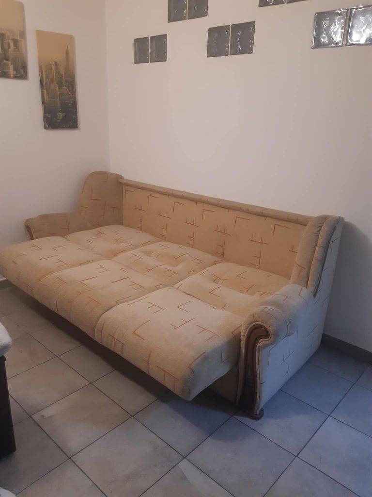 Vând canapea ,2,20 în floresti, nu asugur transport
