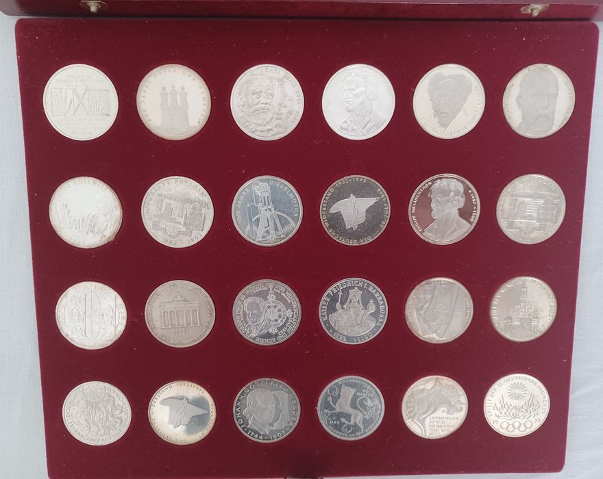 744 g 48 Monede argint Germania 10 marci mark 1972 - 1997 in cutie
