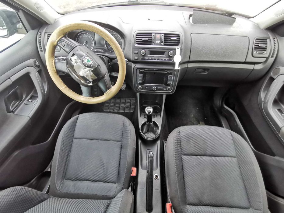 dezmembrez skoda fabia 2 facelift cod motor CAYC/capota fabia 2/faruri