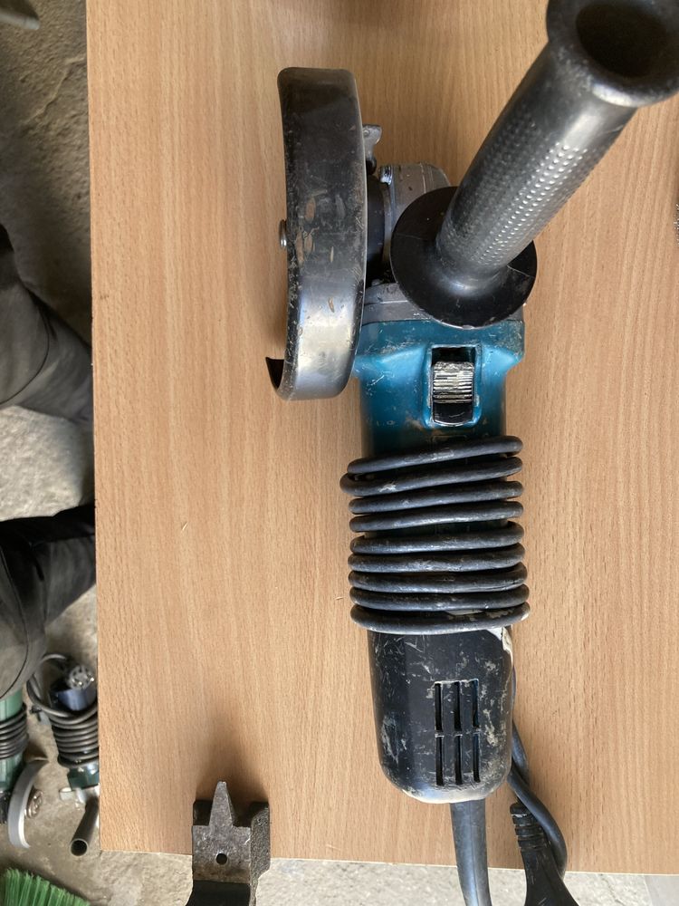 Малък ъглошлайф Makita 840 w