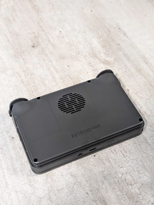 Consola portabila Retroid Pocket Flip 2