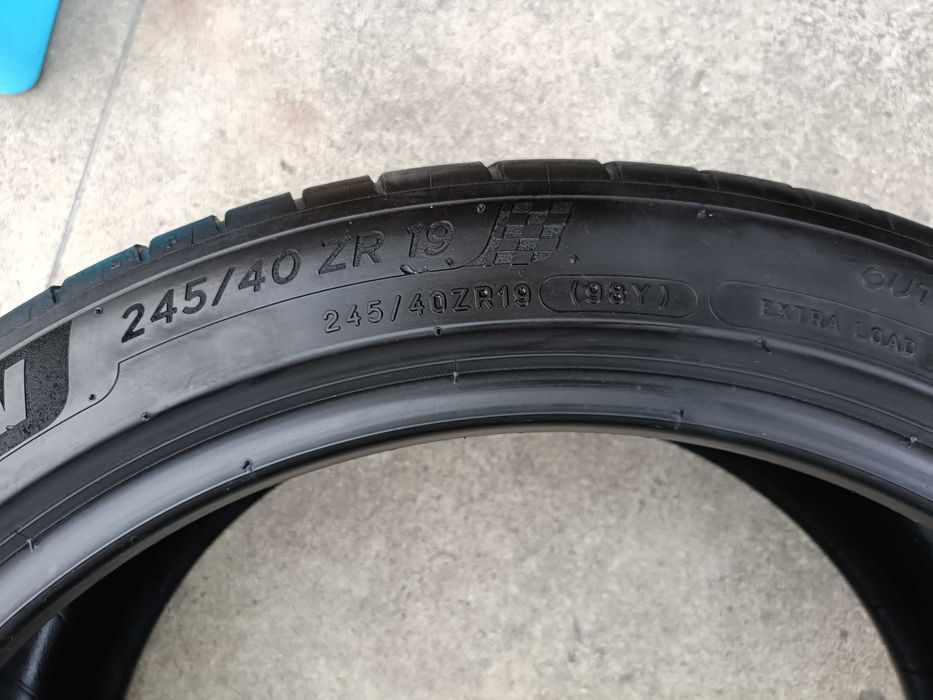 O anvelopa de vara 245 40 19 michelin pilot sport 4  dot 2021