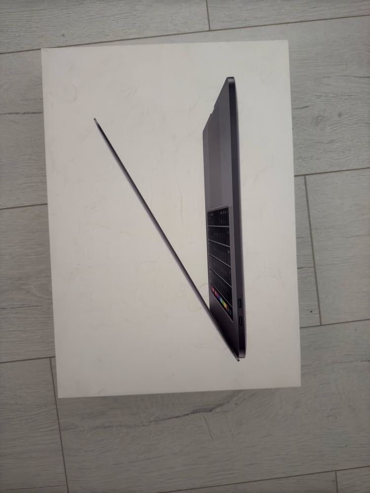 Macbook pro 15" A1707 (2017)