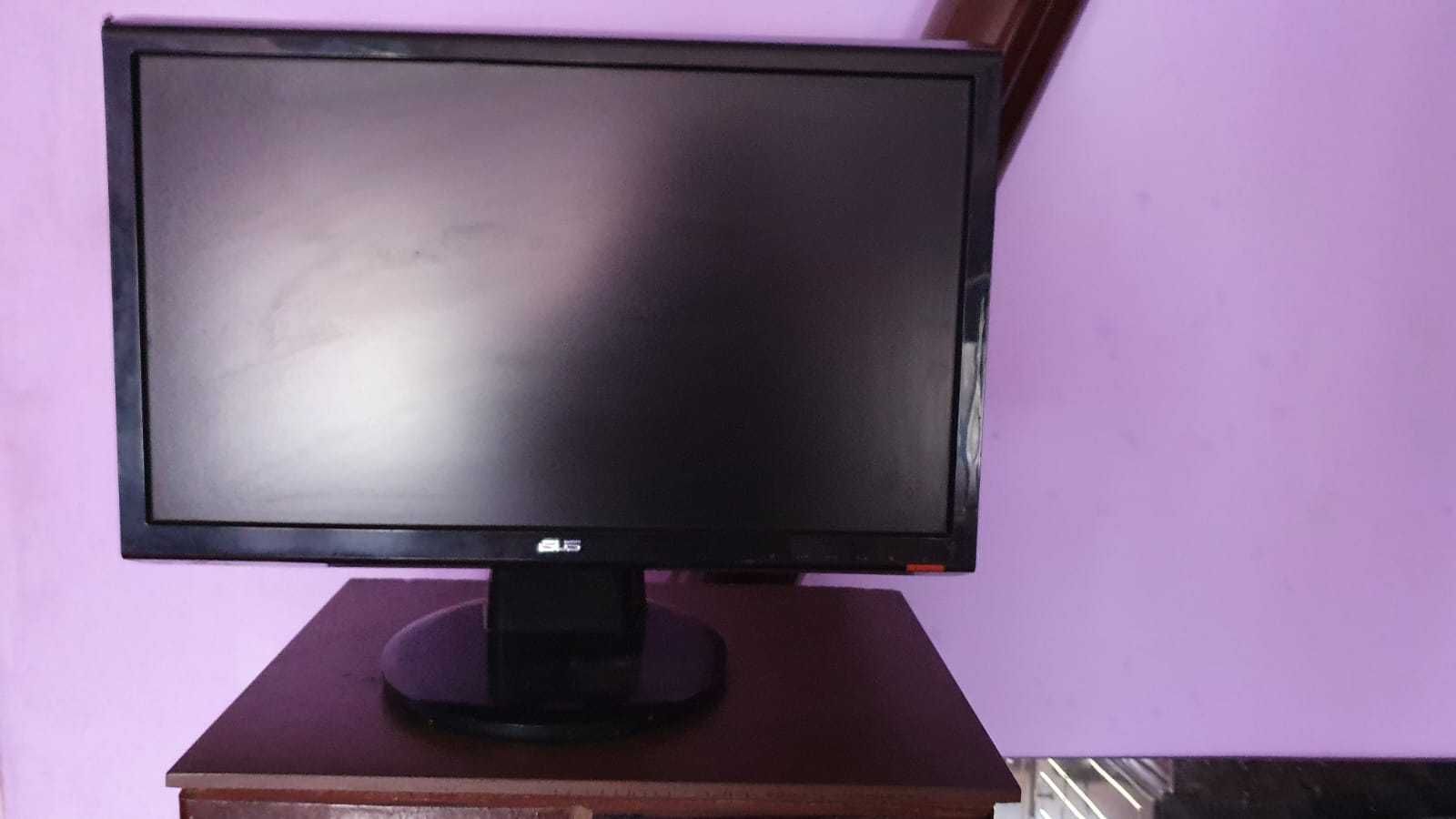 Monitor Asus 21.5 inch. În stare excelenta