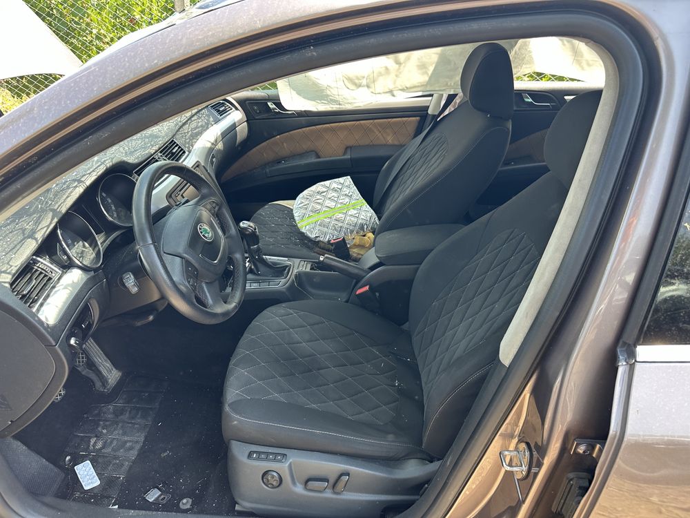 Bara spate punte skoda superb 2 scaune fete usi navigatie rns 310 stop