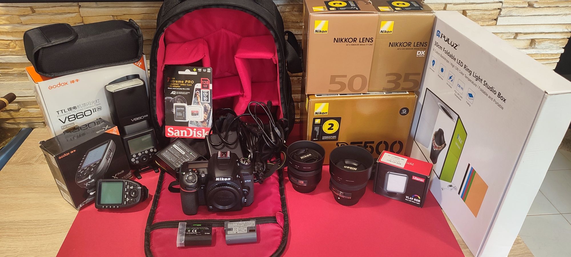 Kit complet Nikon D7500 în garanție