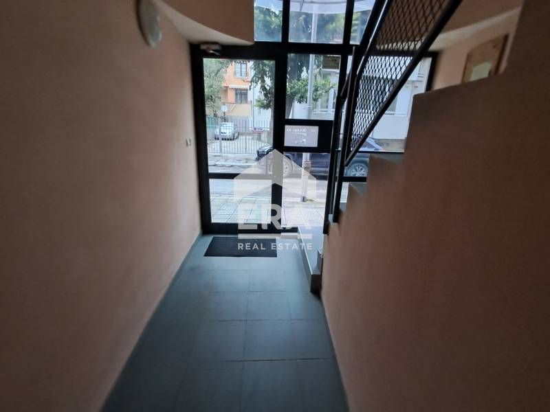 Продава се Едностаен апартамент в Варна, Гръцка махала - 32 кв.м за 1560 €/кв.м - Снимка #8