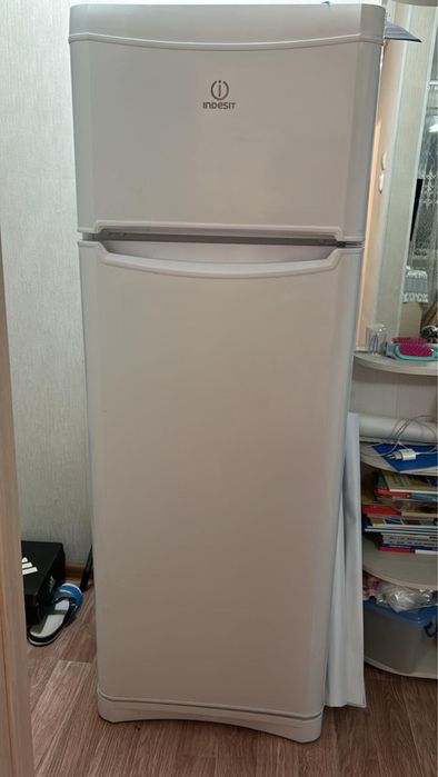 Продам холодильник