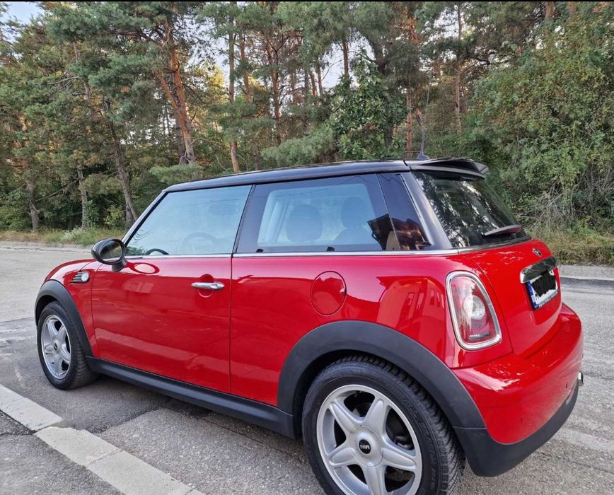 Mini Cooper, an 2009, 27.000 Km (certificati)!