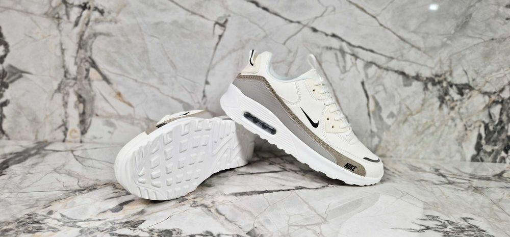 Последни размери мъжки спортни обувки