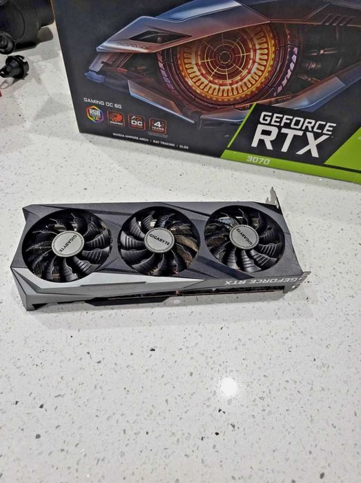 Видеокарта Gigabyte RTX 3070 Gaming OC 8 GB - Неразличима от нова