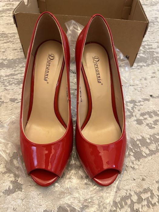 Djovannia туфли красные 38 размер