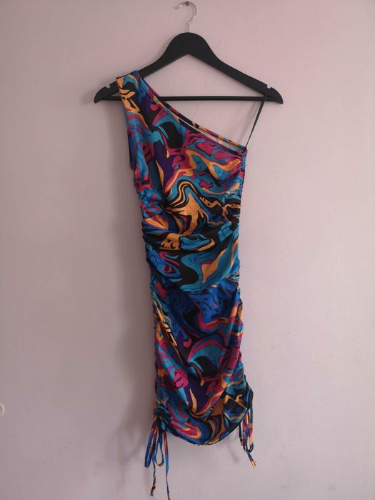 Къса рокля Chase & Chase