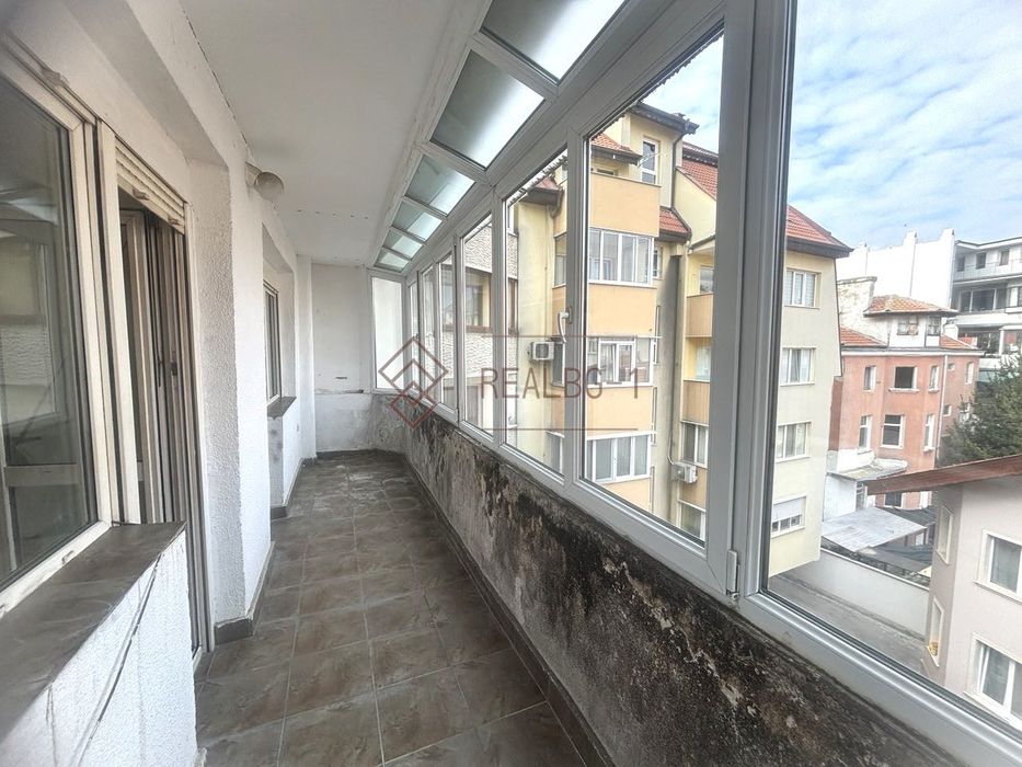 Продава се Двустаен апартамент в Варна, Операта - 76 кв.м за 2040 €/кв.м - Снимка #2