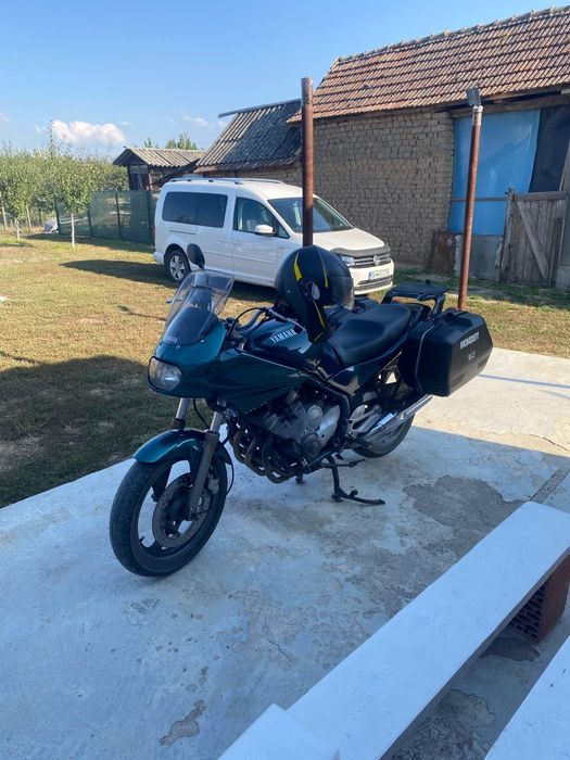 Vand  schimb cu masina Dacia Yamaha XJ 600N in stare buna de funct
