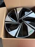 Vând jante originale Volkswagen Tiguan pe 18” noi bicolore