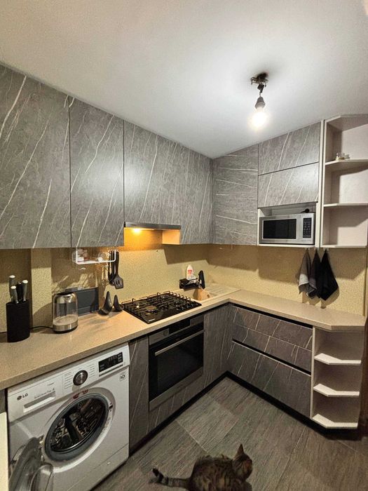 2-комнатная квартира · 45 м² · 1/5 этаж, Авангард 2 мкр 18
