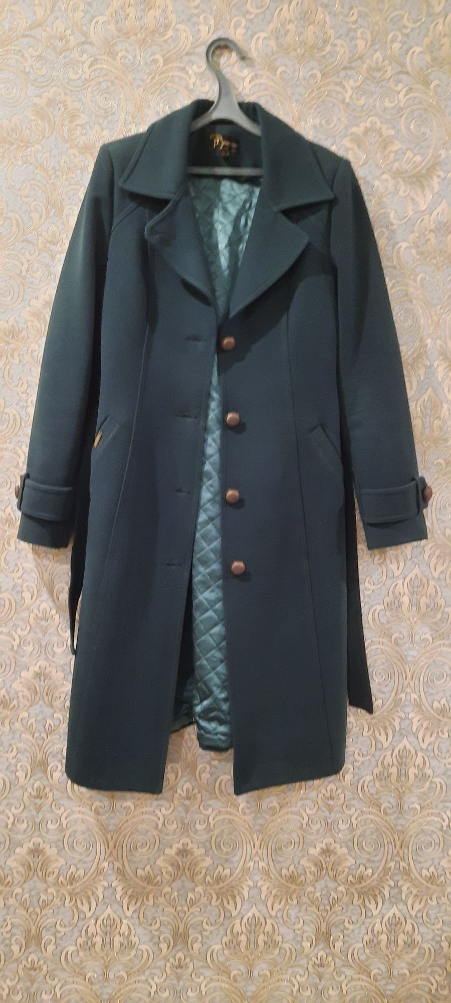 Продам кашемировое зелёные женское пальто