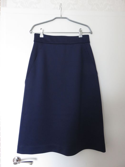 Пола Hugo Boss, миди дължина, S, нова