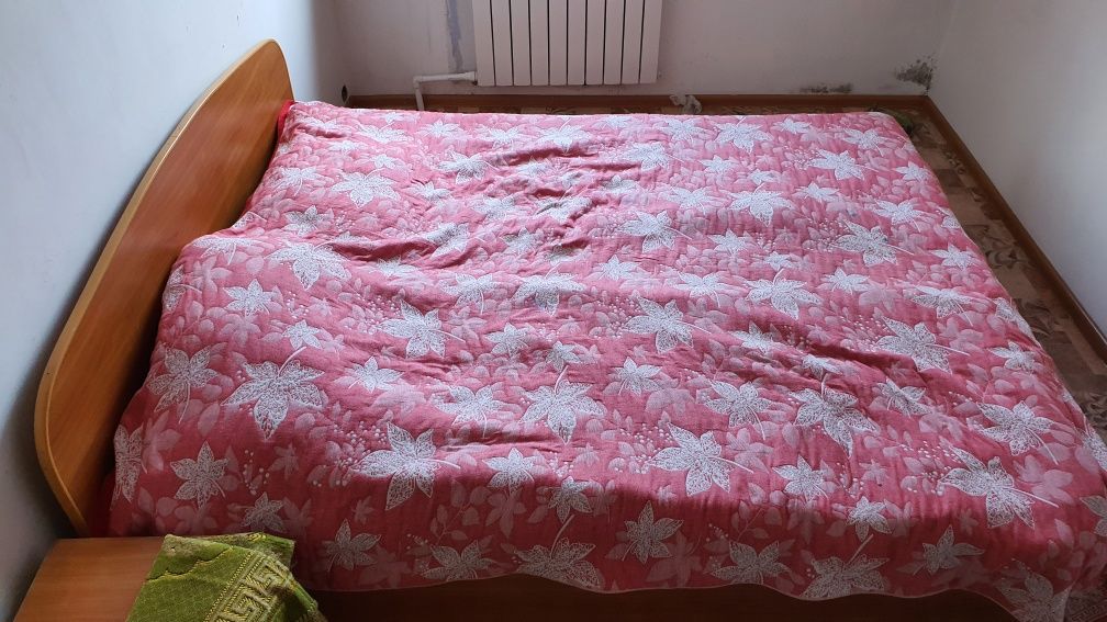 Продам двухспальную кровать