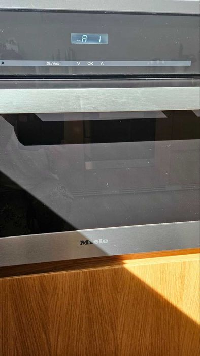 Фурна за вграждане за готвене на пара Miele DG 6200