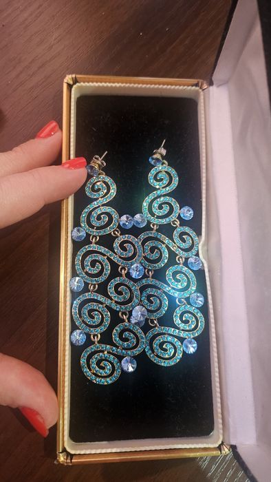 продам  очень красивые серьги