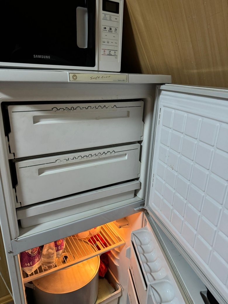 Холодильник в хорошем состоянии,работает отлично