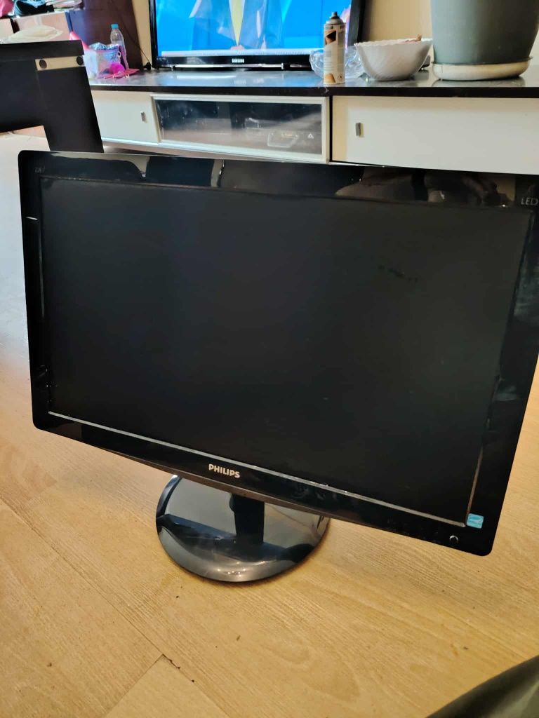Монитор 21.5 Philips