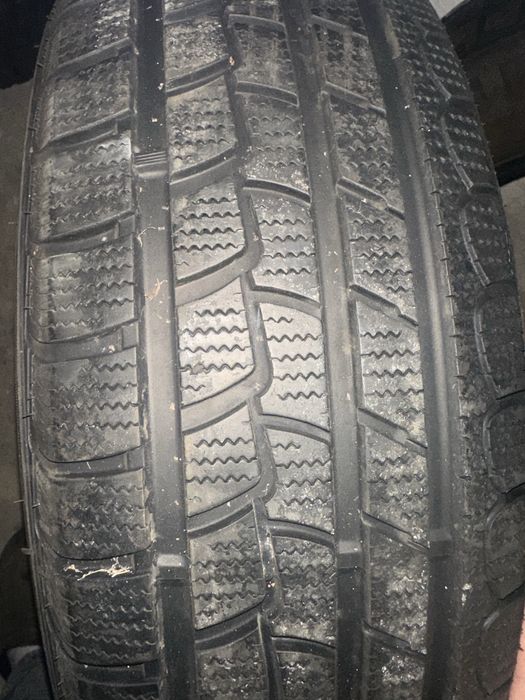 Vand 2 cauciucuri M + S dimensiuni 225/70 R16