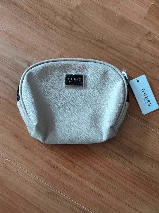 Дамски несесер Guess
