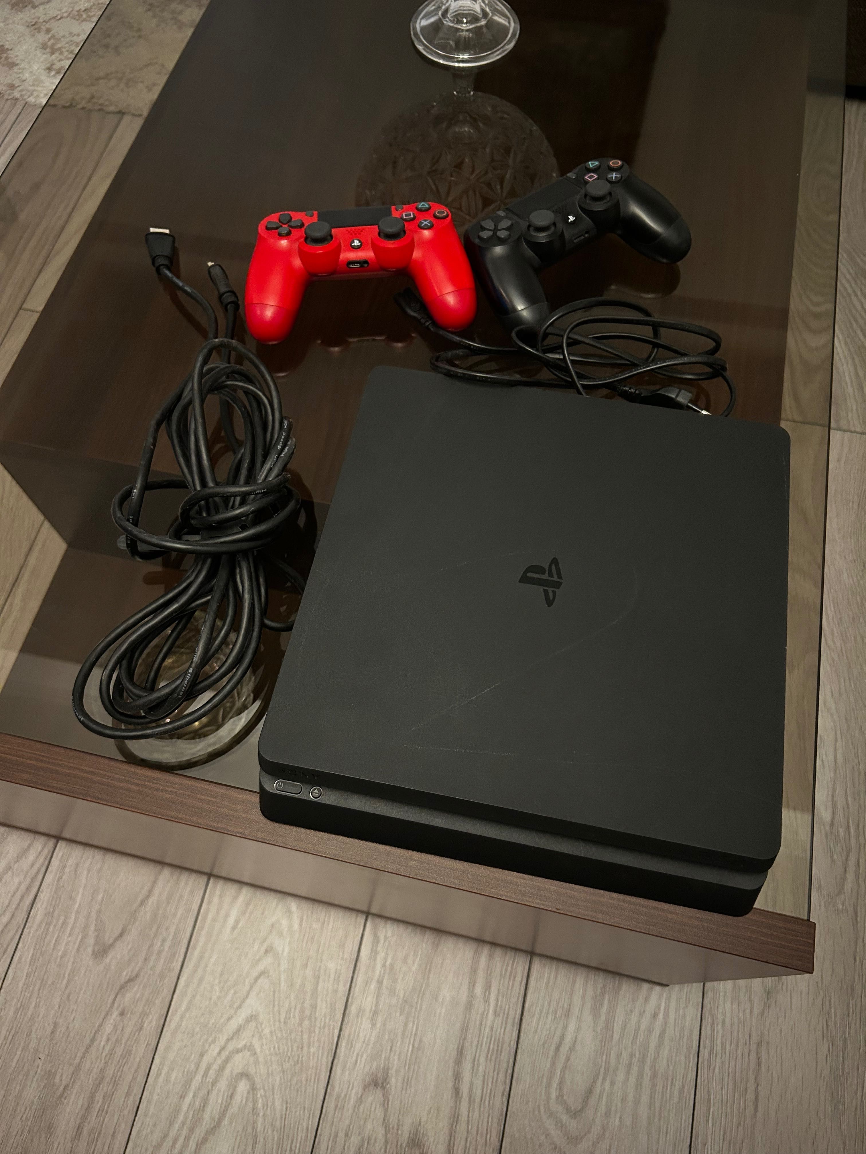 Playstation 4 Slim 500GB, 2XDualShock, jocuri(RDR2, Far Cry5, etc)
