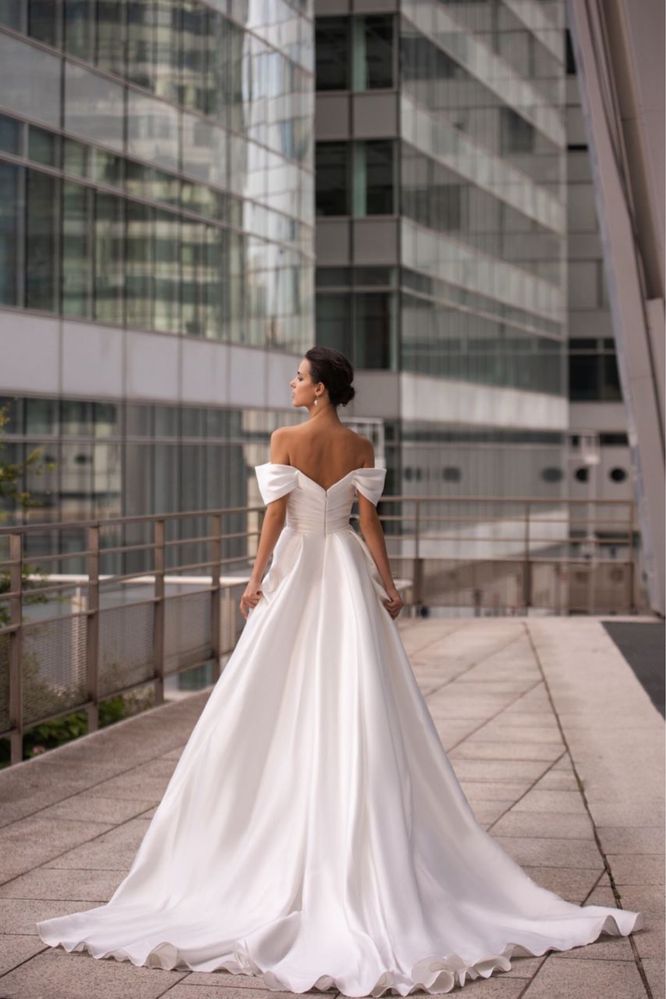 Продам свадебное платье Odaille размер 44-46-48
