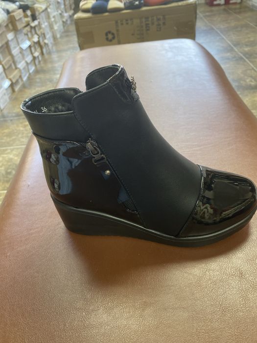 Дамски зимни боти