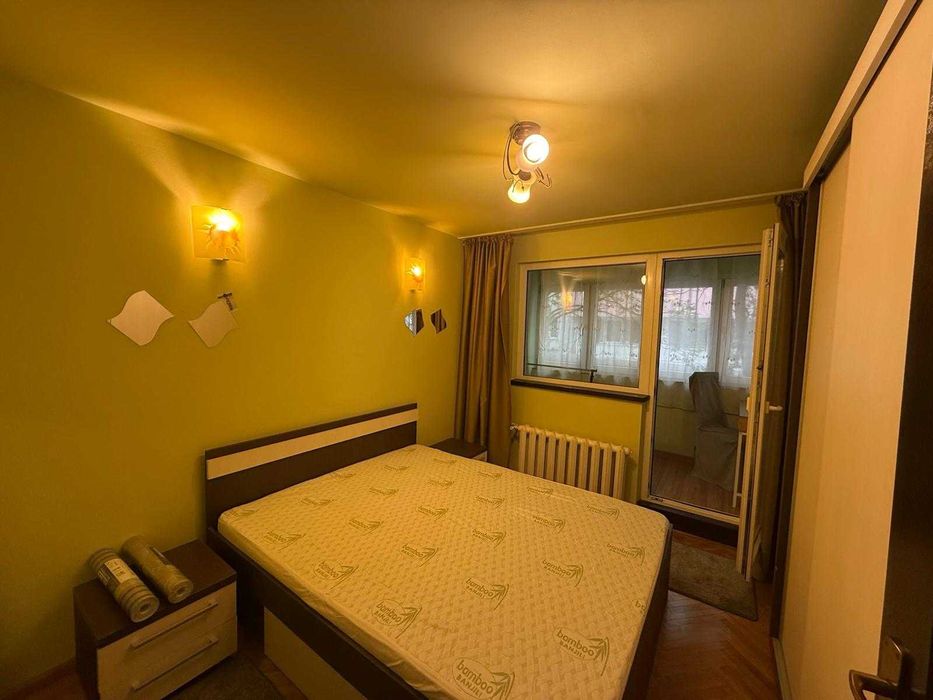 Ap 3 camere decomandat AN mare, etaj 1 Iosia cu loc de parcare inclus