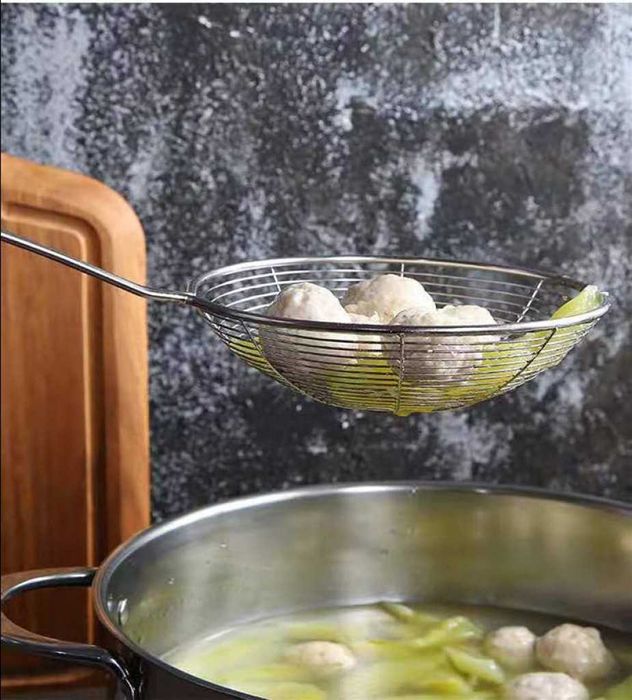 Мрежеста готварска шпатула за отцеждане от неръждаема стомана