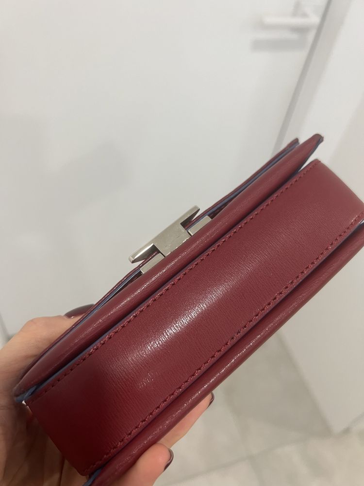 Geanta Emporio Armani crossbody cu lantisor argintiu