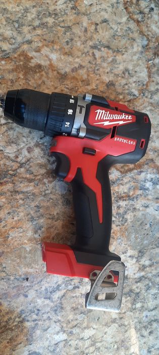 Безчетков акумолаторен  Винтоверт  милуоки mllwaukee