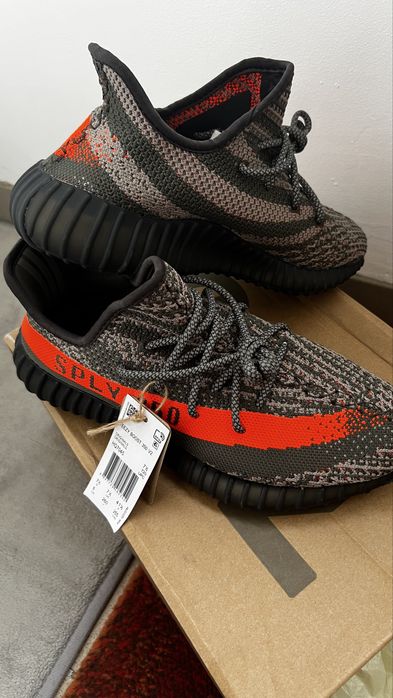 Adidas yezzy 350 v2 carbon beluga
