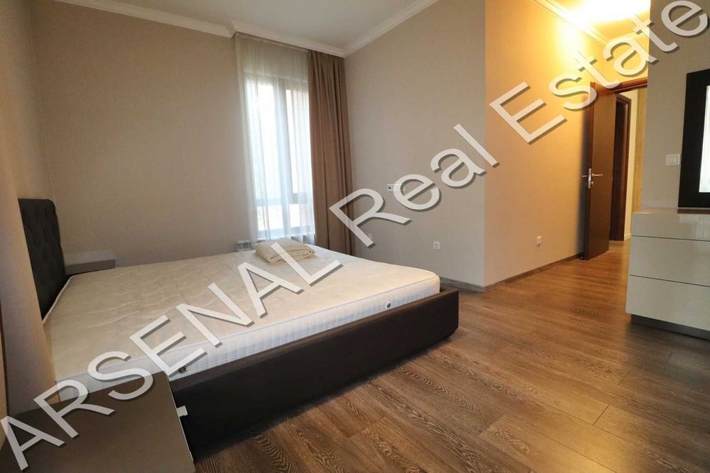 Дава се под наем Тристаен апартамент в София, Изток - 137 кв.м за 1190 € - Снимка #6