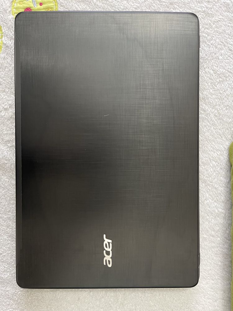 Laptop Acer Aspire F15 i5 2.5 GHz pana la 3.1Ghz