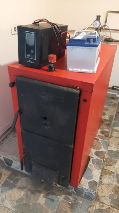 Vând centrala termică pe lemne