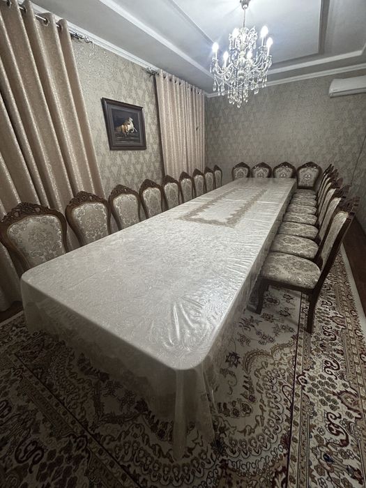 Стол и стулья өте жақсы сапада