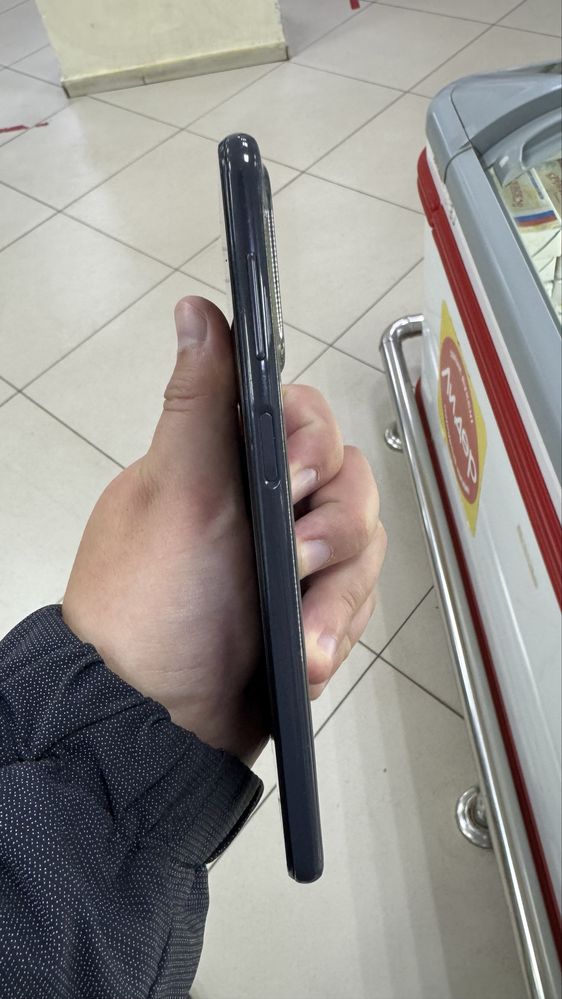 Samsung a23 128/6 отлично держит батарею