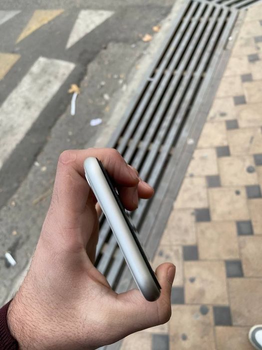 iPhone 11 idial tozasidan